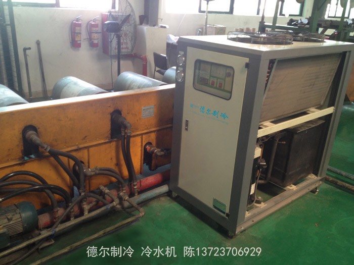 德爾製冷冷水機用於(yú)橡(xiàng)膠廠